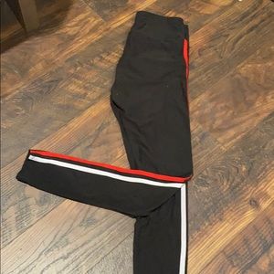 Side striped leggings